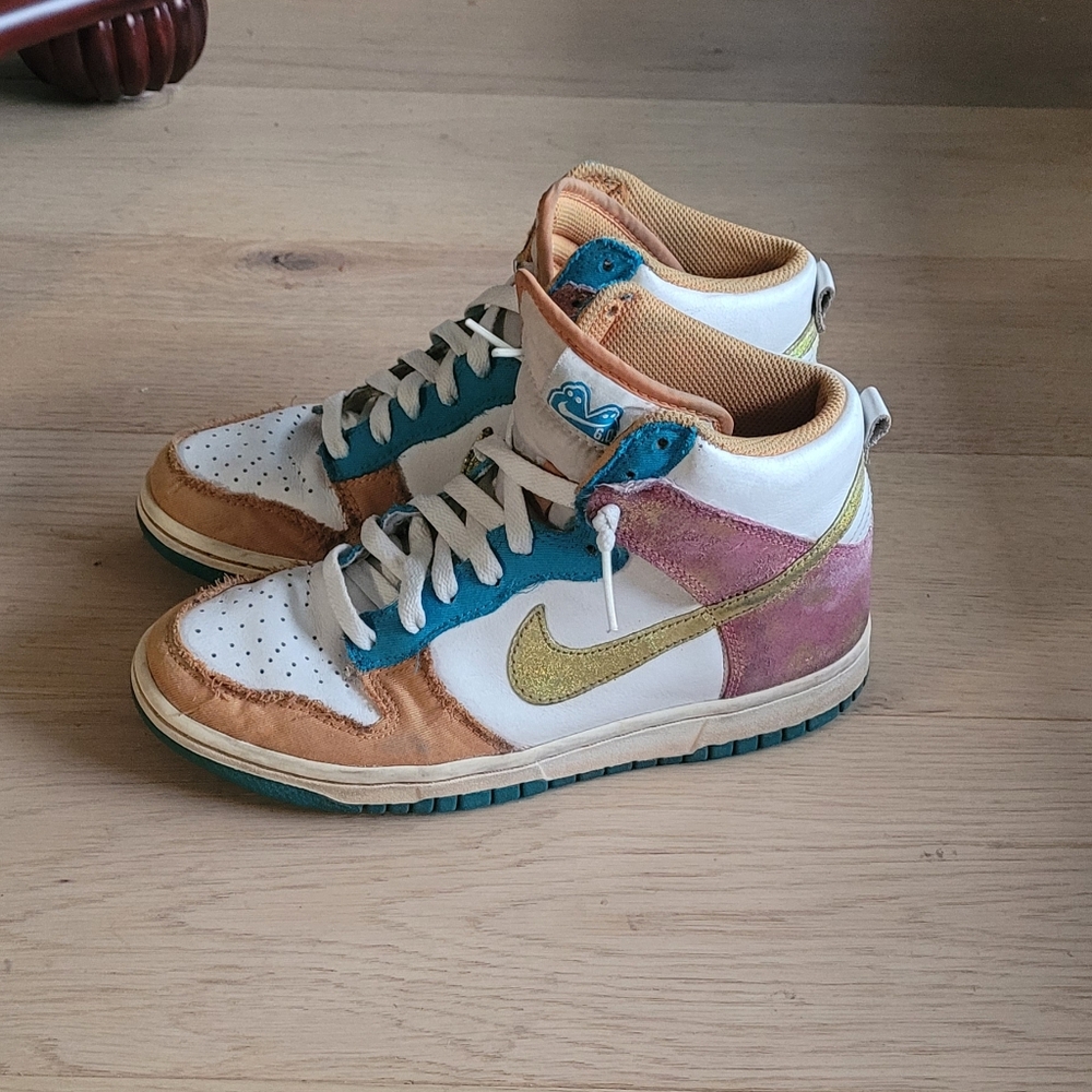 Nike Dunks High Womans 7.5 - Picture 2 of 3